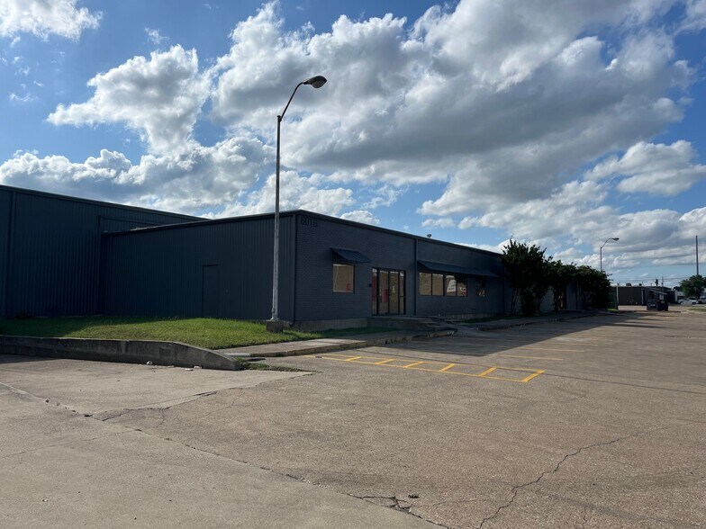More Photos Of 601 Shepherd Dr, Garland Warehouse For Sale