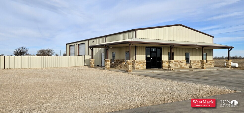 More Photos Of 9402 FM 1585, Wolfforth Warehouse For Lease