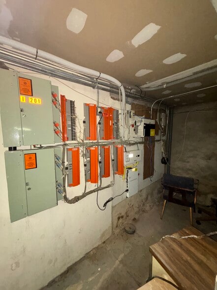 More Photos Of 201 N 3rd St, Hannibal Office For Sale