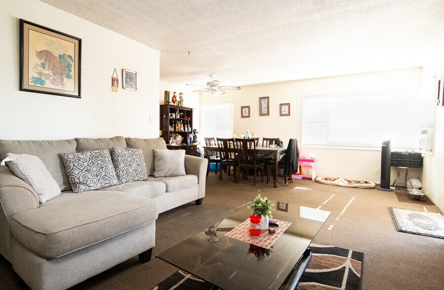 More Photos Of 2100 Bonsallo Ave, Los Angeles Apartments For Sale