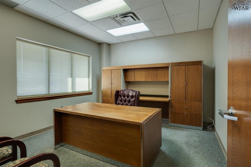 More Photos Of 2618 Old Iowa Park Rd, Wichita Falls Bank For Lease