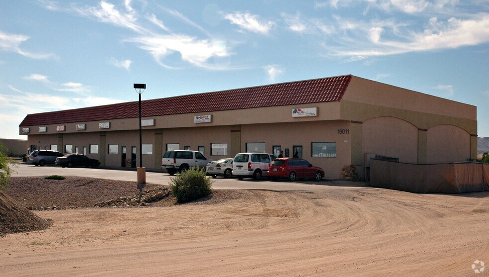 More Photos Of 19011 E San Tan Blvd, Queen Creek General Retail For Lease