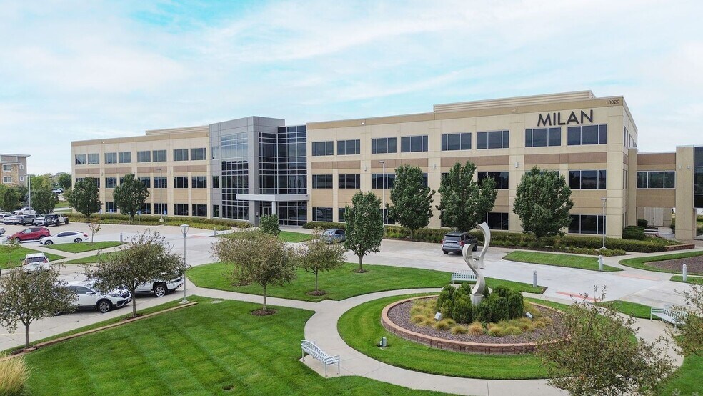More Photos Of 18020 Burt St, Elkhorn Office For Lease