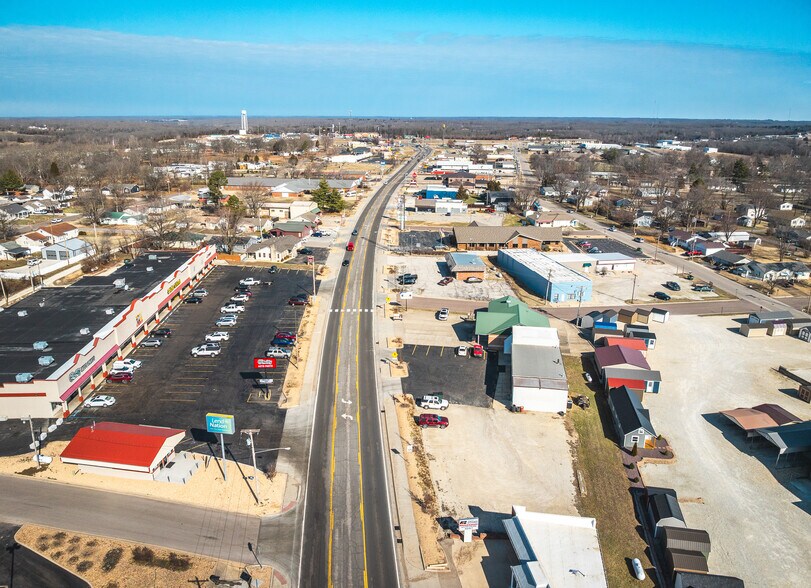 More Photos Of 309 N Franklin St, Cuba Specialty For Sale