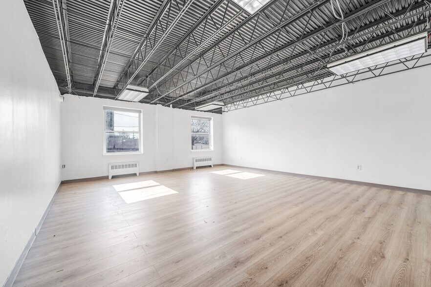 More Photos Of 8113-8115 Fenton St, Silver Spring Office For Lease