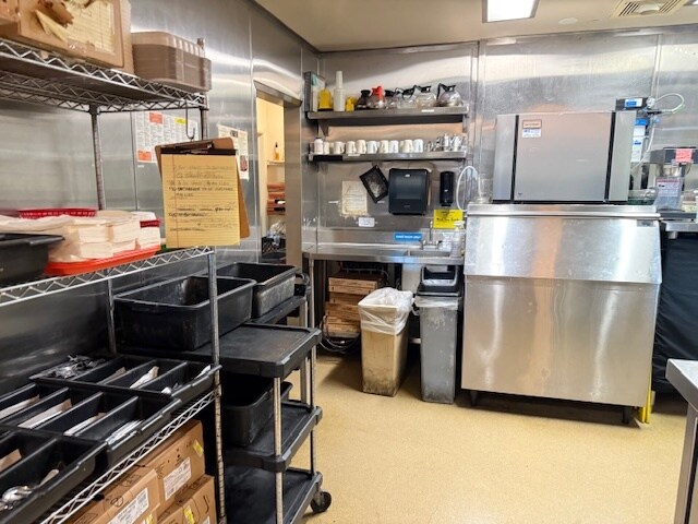 More Photos Of 1964 W Foothill Blvd, Upland Restaurant For Sale