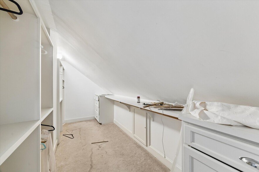 More Photos Of 1330 Des Jardines St, Houston Office Residential For Sale