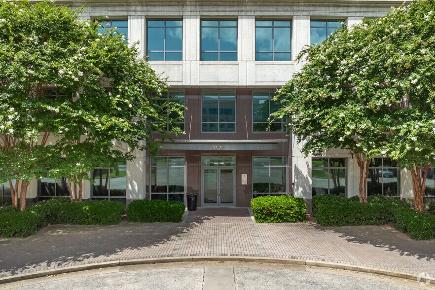 More Photos Of 3175 Lenox Park Blvd, Memphis Office For Sale