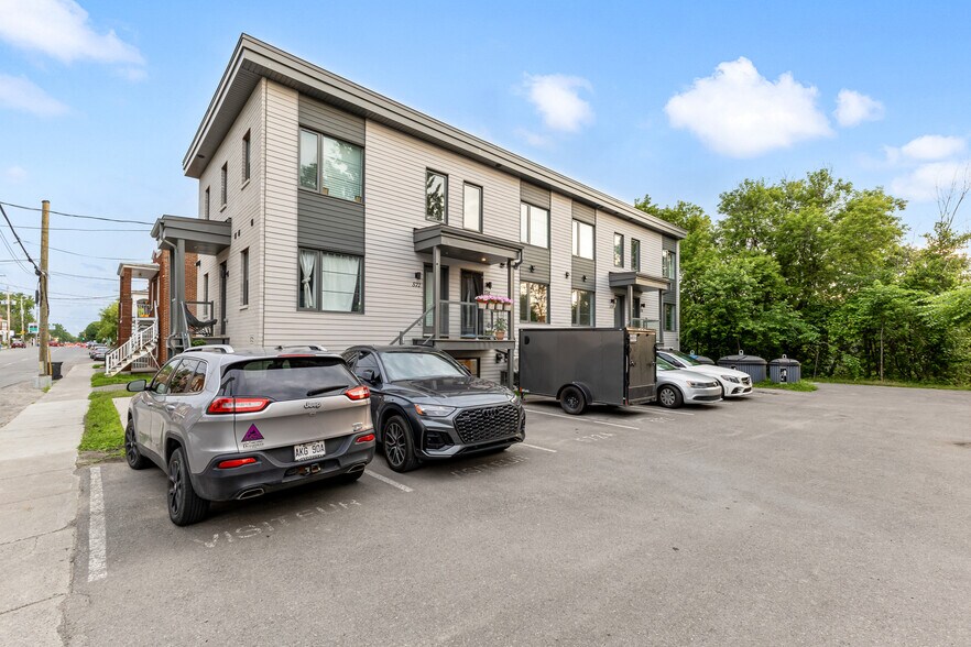 Primary Photo Of 586 Rue Labelle, Saint-jerome Apartments For Sale