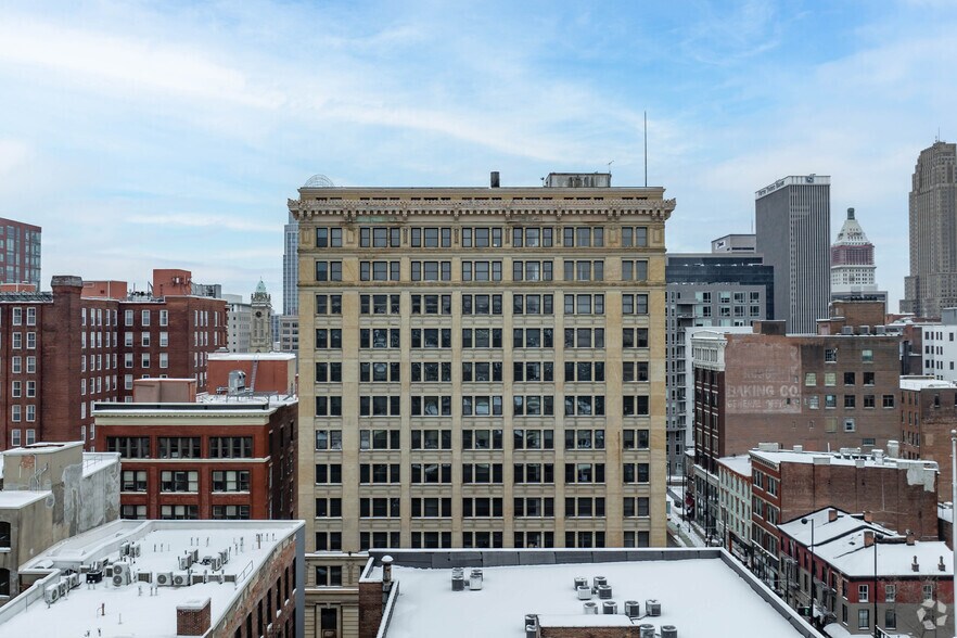 More Photos Of 830 Main St, Cincinnati Apartments For Lease