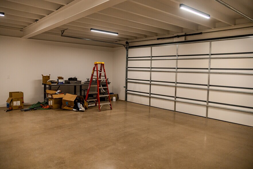 More Photos Of 4750 Iberia Ave, Dallas Office Residential For Sale