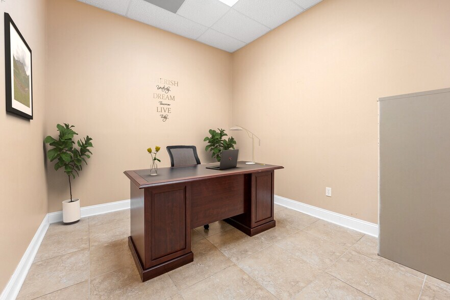 More Photos Of 310 Commerce Lake Dr, Saint Augustine Light Distribution For Lease