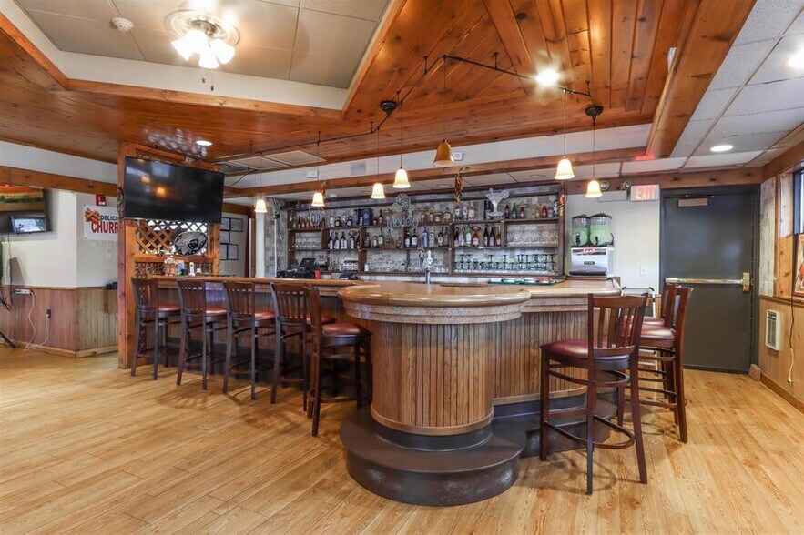 More Photos Of N2717 County Road QQ, Waupaca Restaurant For Sale