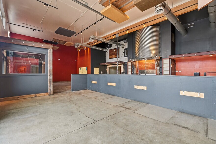 More Photos Of 4110 S Bowdish Rd, Spokane Light Distribution For Sale
