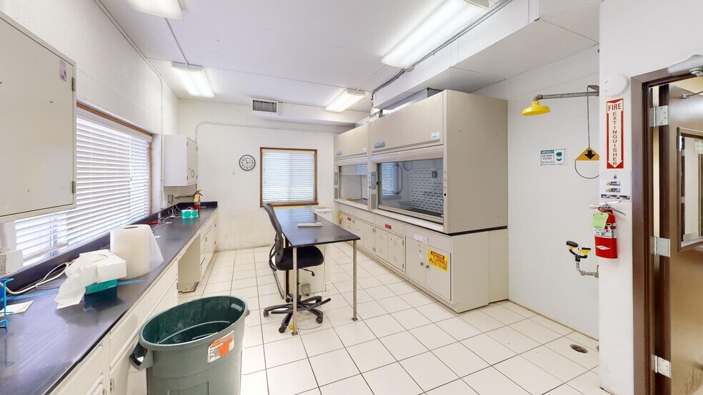 More Photos Of 2602 N Morgan St, Decatur Office For Sale