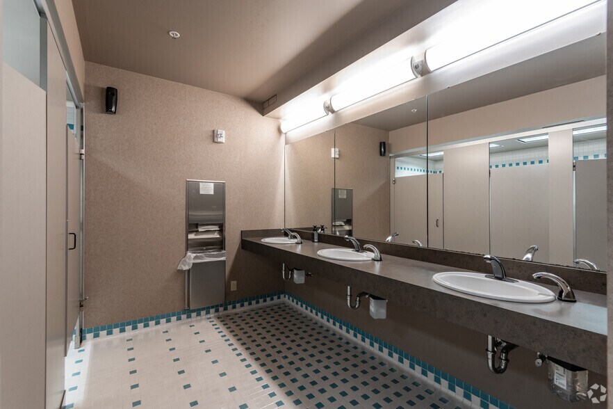 More Photos Of 909 A St, Tacoma Office For Lease