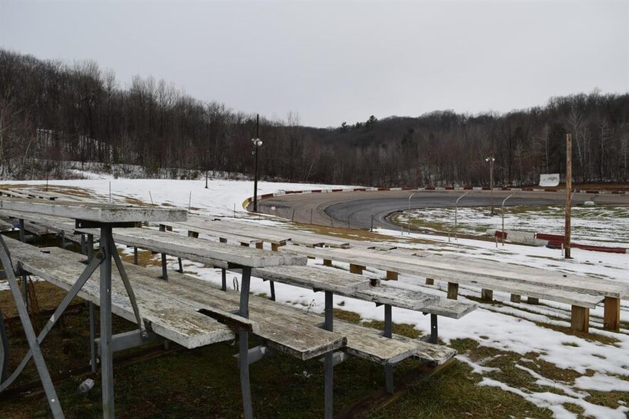 More Photos Of 11215 Flagstaff Rd, Tomah Racetrack For Sale