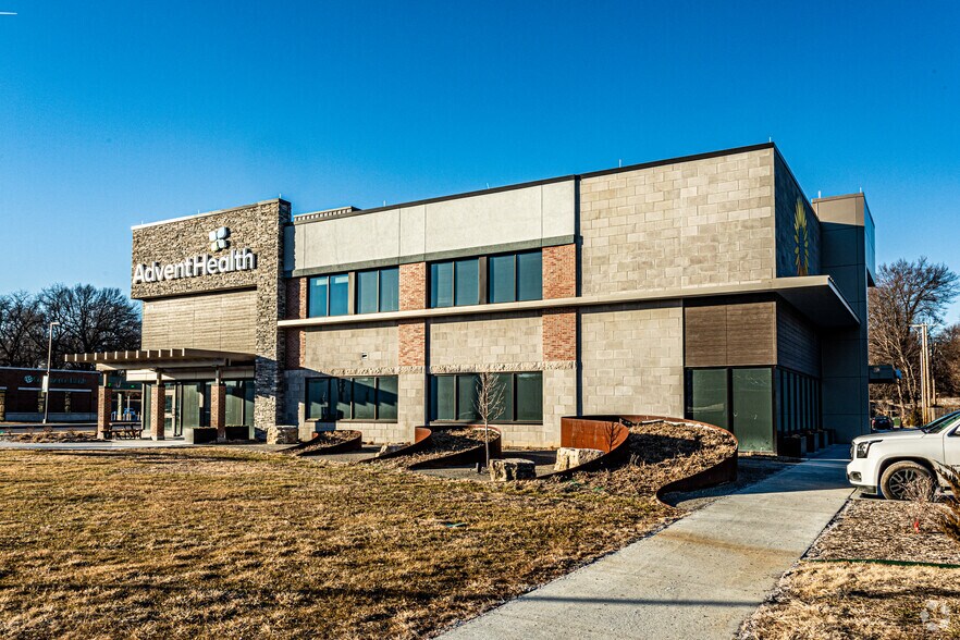 More Photos Of 5675 Roe Blvd, Mission Medical For Lease