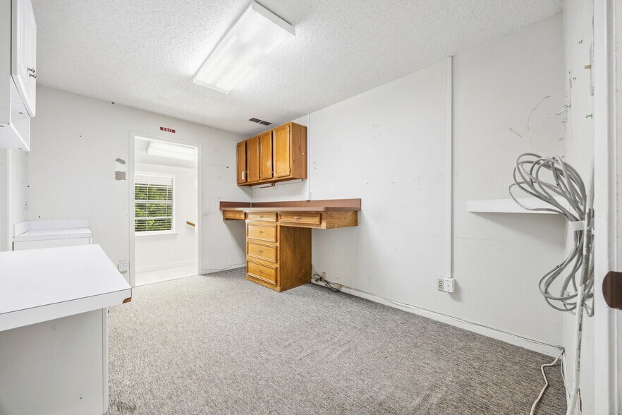 More Photos Of 2306 Ridge Rd, Rockwall Medical For Sale