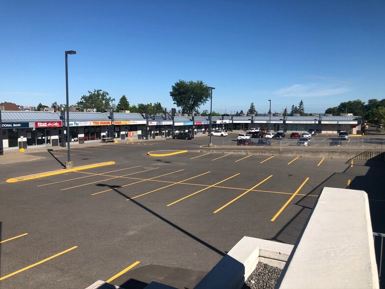 Primary Photo Of 5925-5929 Jeanne D'Arc Blvd, Ottawa Freestanding For Lease