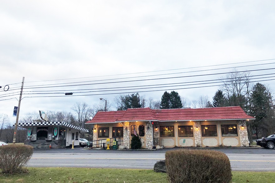 Primary Photo Of 910 Route 390, Cresco General Retail For Sale