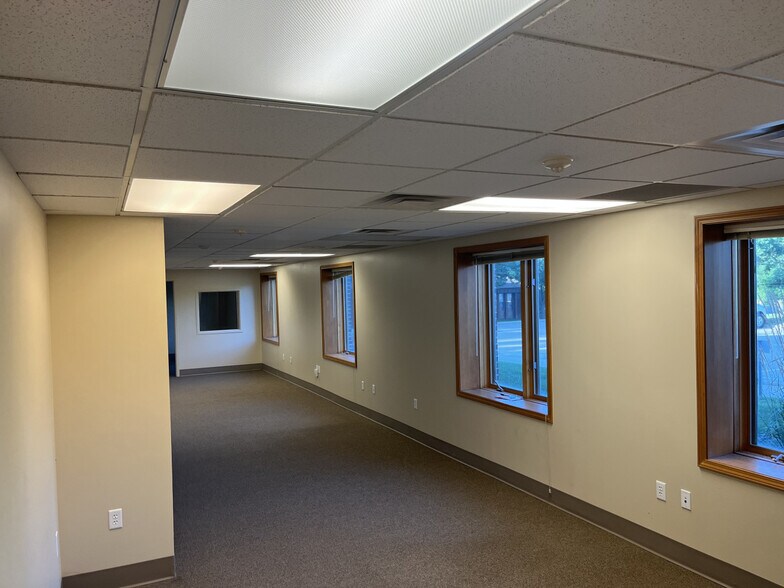 More Photos Of 2501 Chatham Rd, Springfield Office For Lease