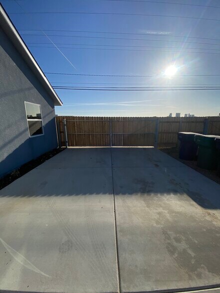 More Photos Of 1679 S O St, Tulare Light Manufacturing For Lease