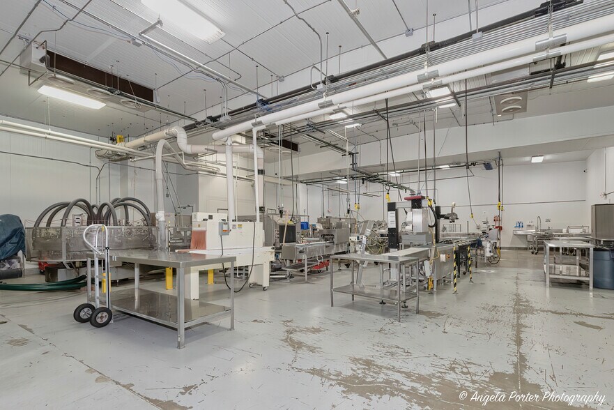 More Photos Of 947 Carney Ct, Antioch Industrial For Sale