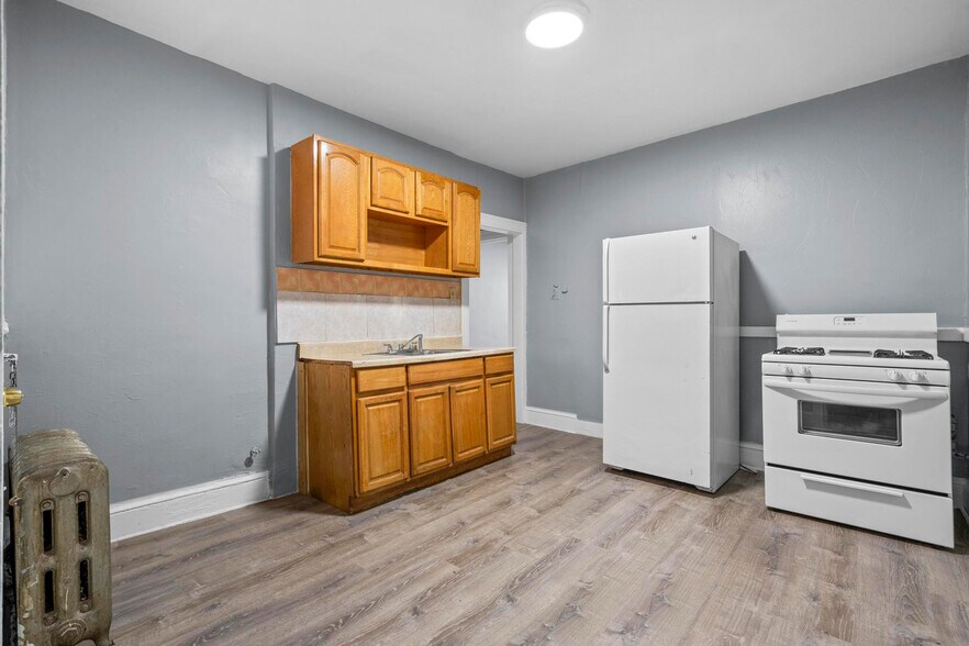 More Photos Of 1069-1075 Capitol Ave, Hartford Apartments For Sale