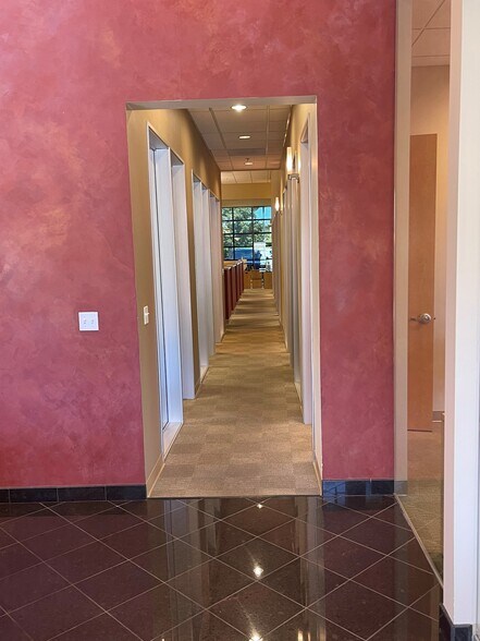 More Photos Of 4304 Redwood Hwy, San Rafael Office For Lease
