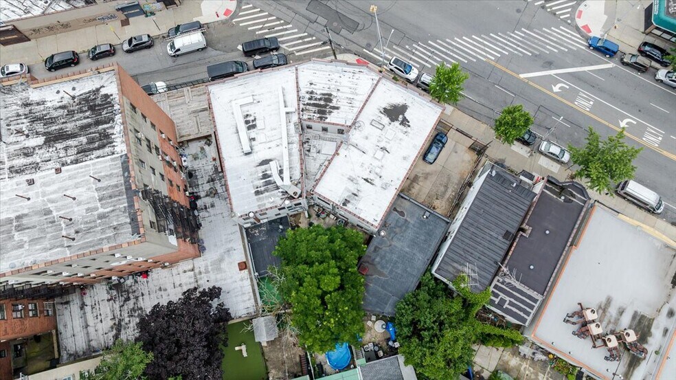 More Photos Of 2530 Boston Rd, Bronx Storefront Retail Office For Sale