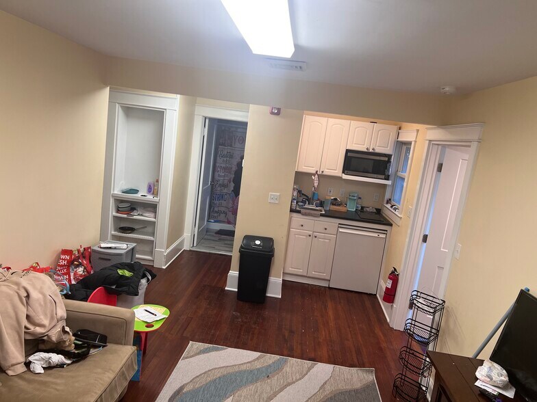 More Photos Of 735 Broad St, Shrewsbury Office Residential For Sale