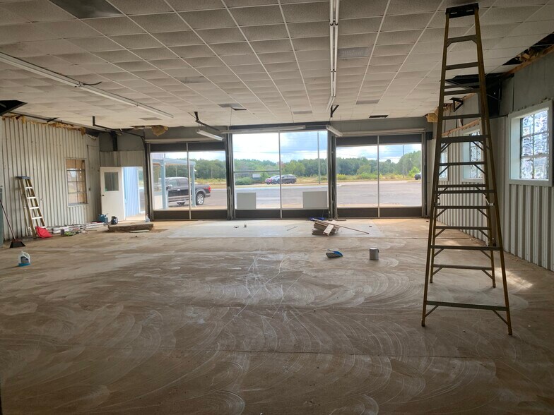 More Photos Of 2401 Highway 45 N, Columbus Unknown For Lease