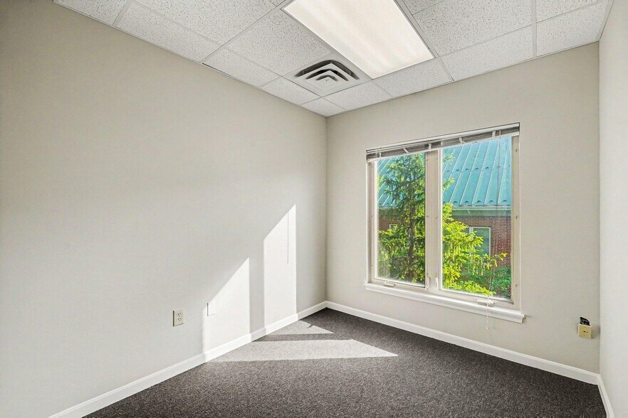 More Photos Of 6900 Houston Rd, Florence Office For Lease