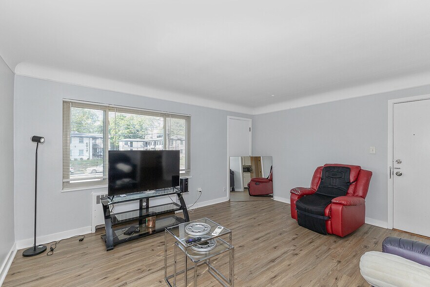 More Photos Of 6914 Montgomery Rd, Cincinnati Apartments For Sale