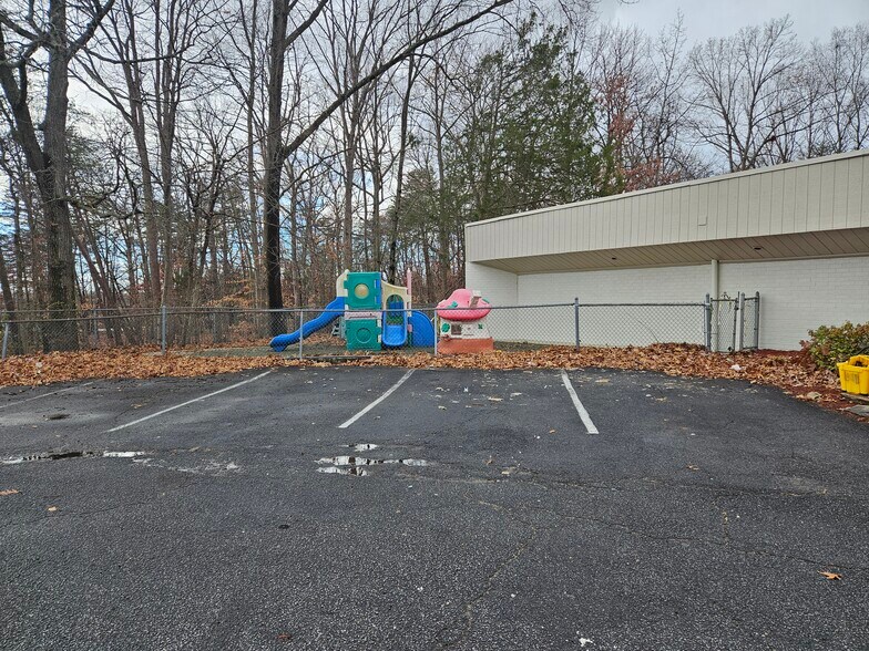 More Photos Of 14900 Cloverdale Rd, Dale City Daycare Center For Sale