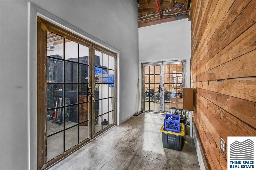More Photos Of 3364-3386 E Olympic Blvd, Los Angeles Warehouse For Lease