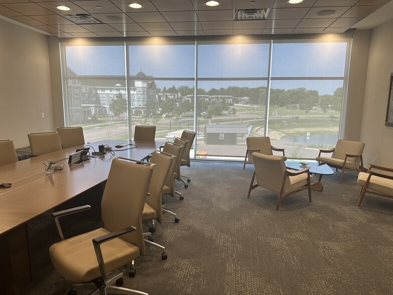 More Photos Of 2700 S Lorraine Pl, Sioux Falls Office For Lease