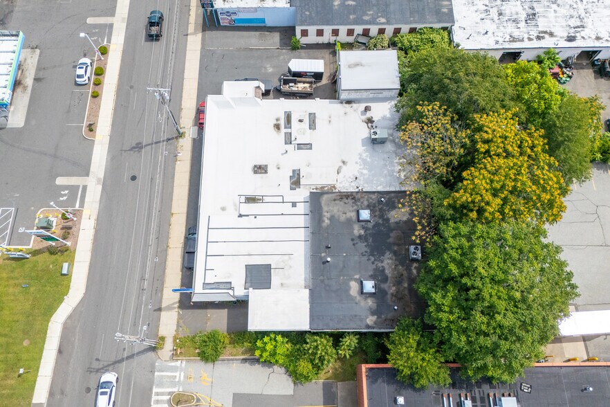 More Photos Of 1594 Dwight St, Holyoke Freestanding For Lease