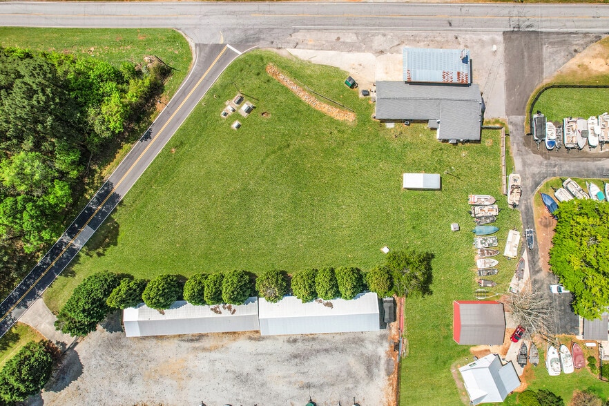 More Photos Of 2550 Parks Mill Rd, Buckhead Morgan Service Station For Sale