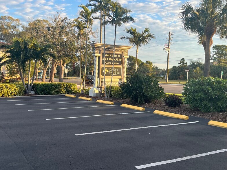 More Photos Of 6600 10th Ave N, Saint Petersburg Medical For Sale