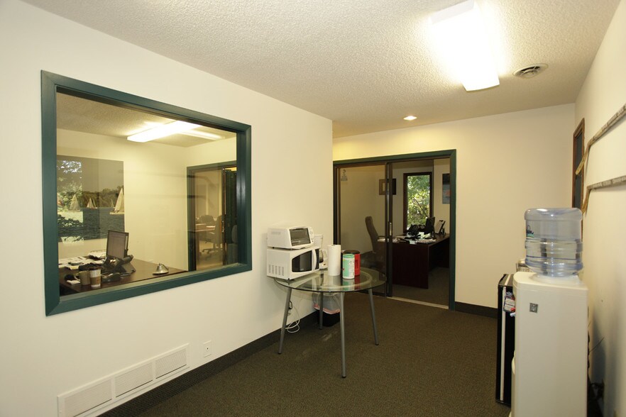 More Photos Of 3701 Shoreline Dr, Orono Coworking Space