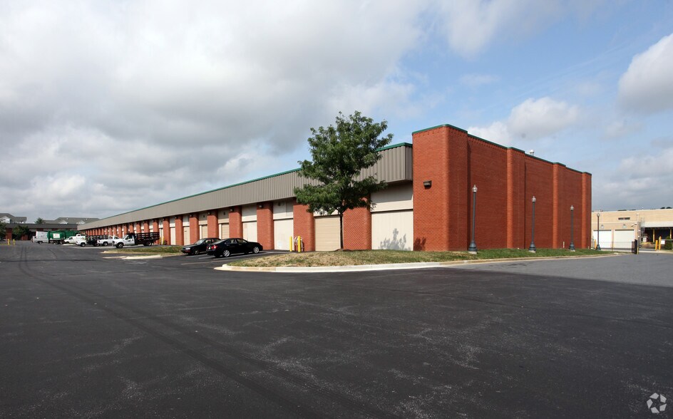 More Photos Of 3321 75th Ave, Landover Warehouse For Lease