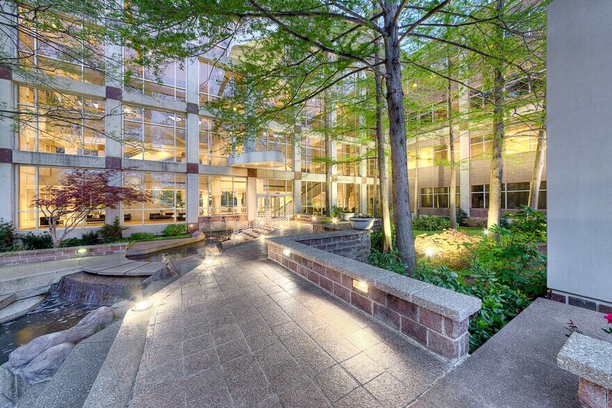 More Photos Of 12404 Park Central Dr, Dallas Office For Lease