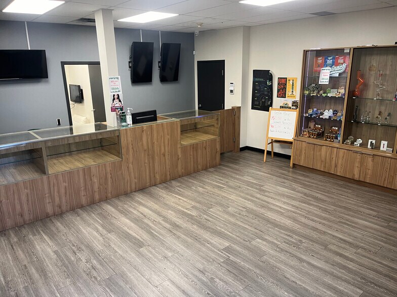 More Photos Of 12046 Fort Rd NW, Edmonton Apartments For Lease