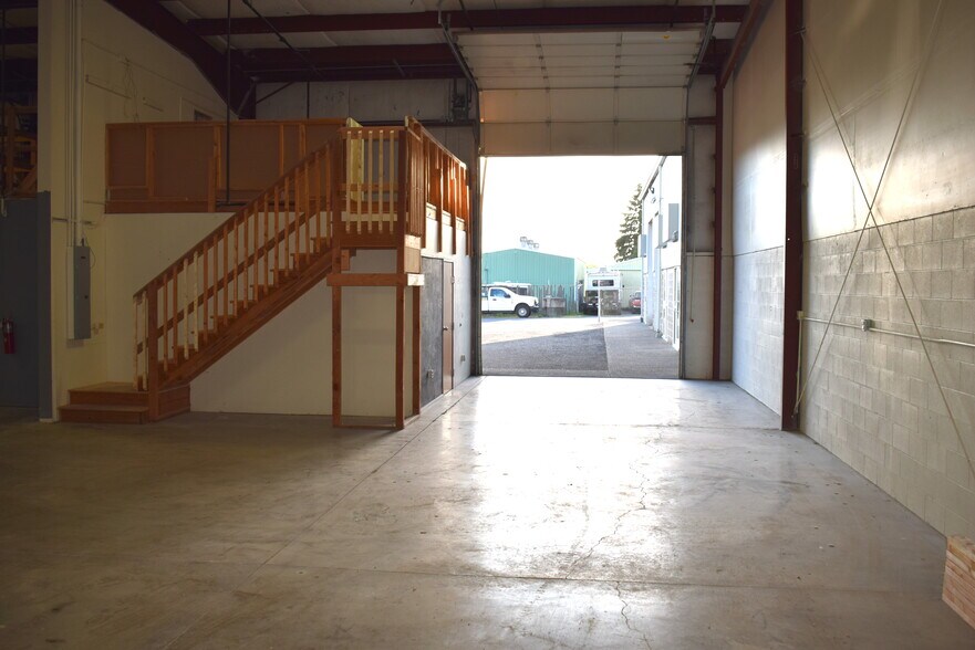 More Photos Of 1414 SE 18th Ave, Hillsboro Warehouse For Lease