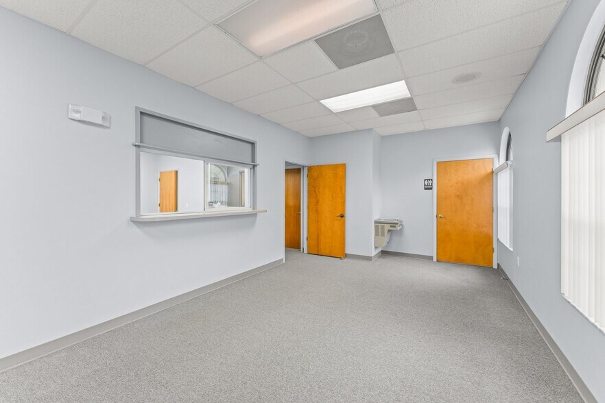 More Photos Of 2836 Enterprise Rd, DeBary Medical For Sale