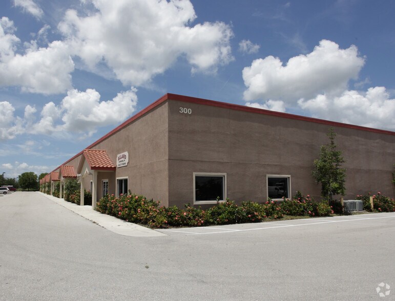 More Photos Of 300 Leonard Blvd, Lehigh Acres Warehouse For Sale