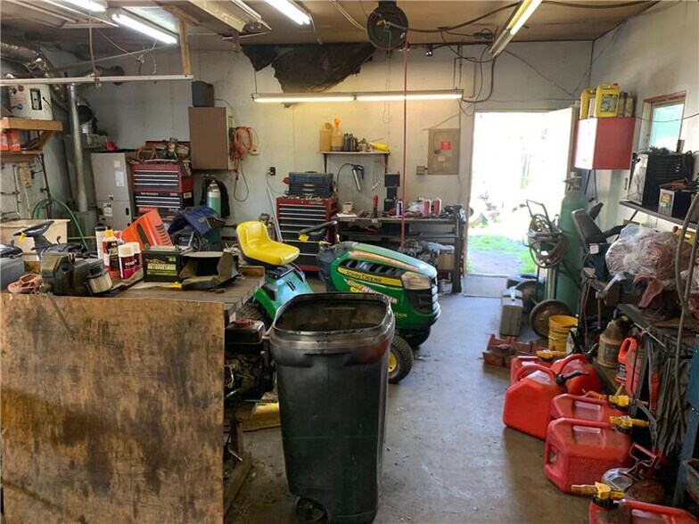 More Photos Of 5280 Caughdenoy Rd, Clay General Retail For Sale