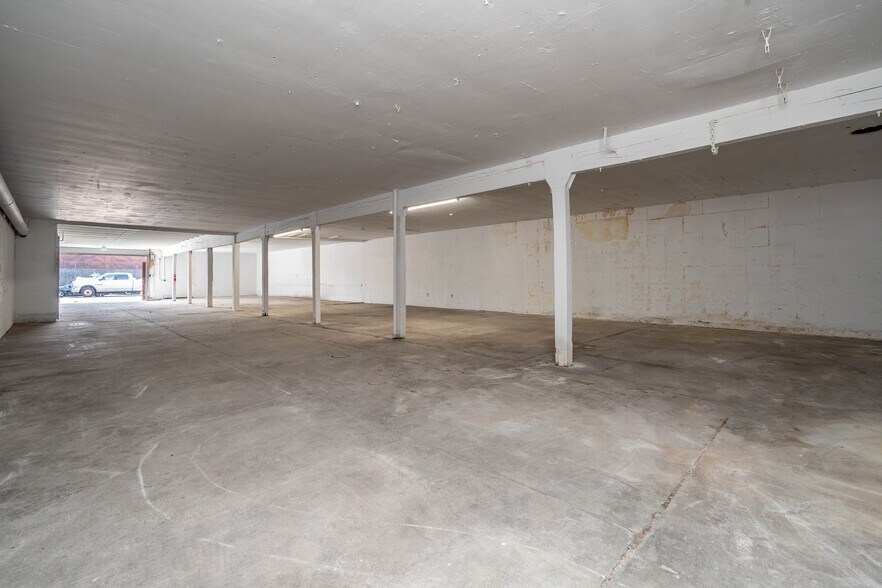 More Photos Of 425 E 58th St, Los Angeles Warehouse For Lease